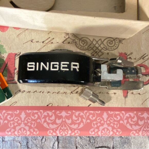 Singer Sewing Machine Blind Stitch Attachment Vintage Original Box Instructions - Picture 5 of 10